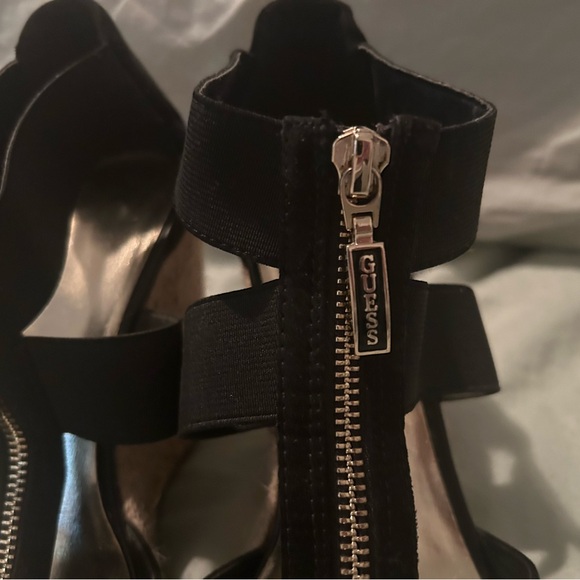 Guess wedged heels - Picture 2 of 3